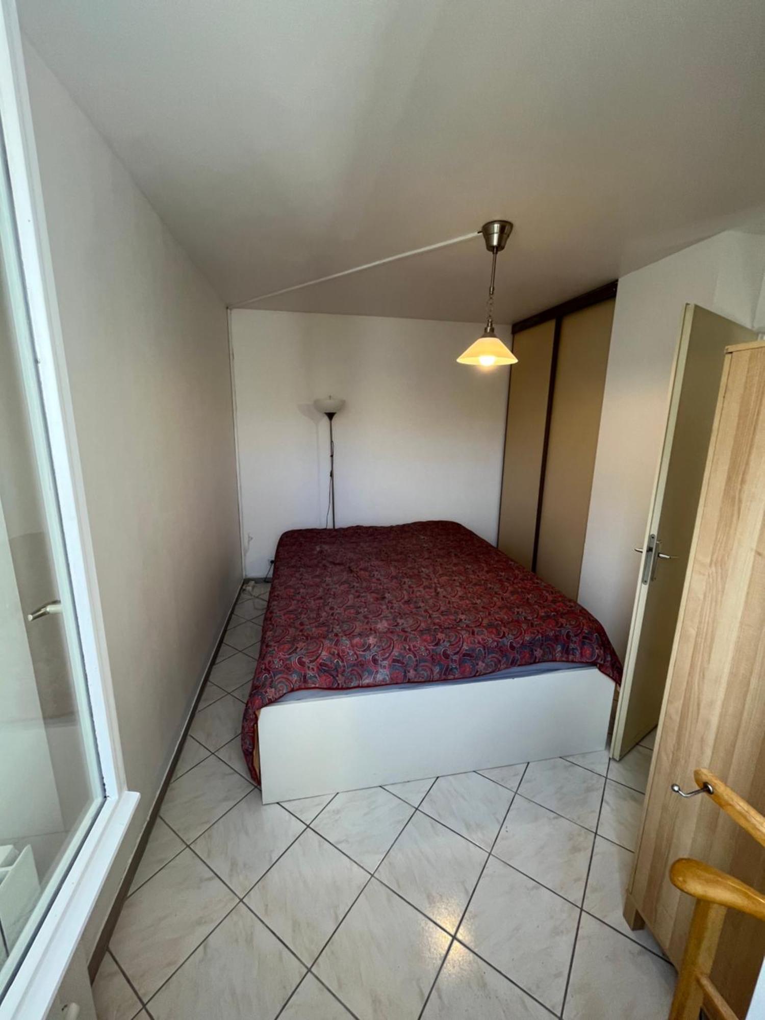 2 Ch Pres Rer Sur Marne - Disneyland Et Paris * Champs-Sur-Marne